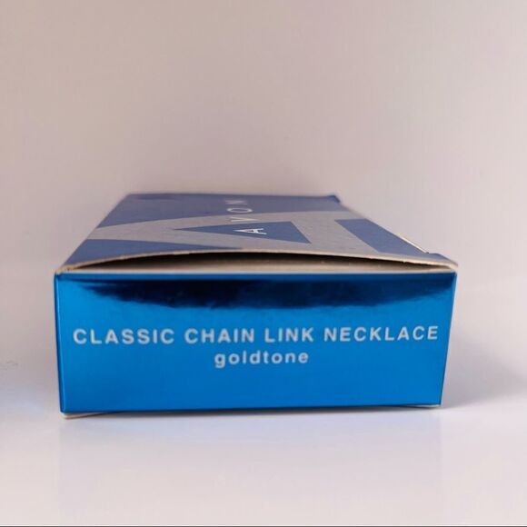 Avon Classic chain link multi three strand necklace Goldtone 20 inches - Picture 5 of 6